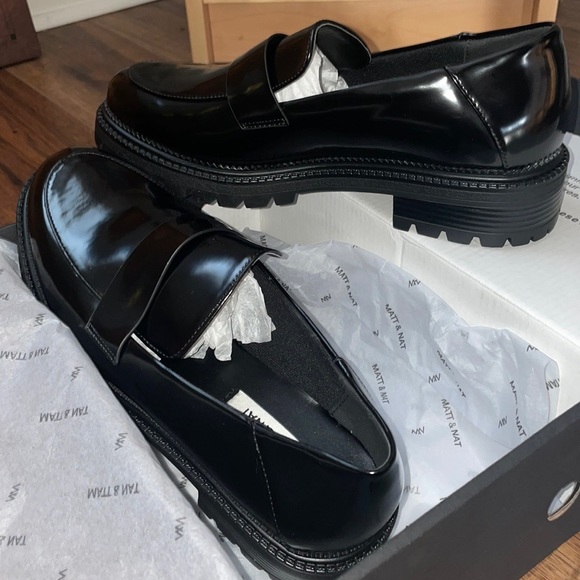 BRAND NEW Matt & Nat chunky loafers. Size 40 (US 9), colour: black - Picture 4 of 4